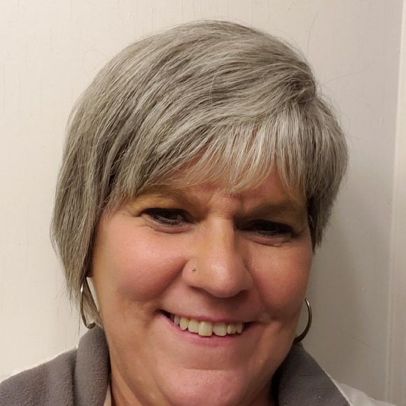 Meet your Posher, Maureen - Picture 1 of 1